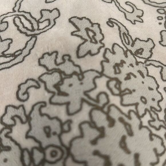 Table Runner - Picture 3 of 6